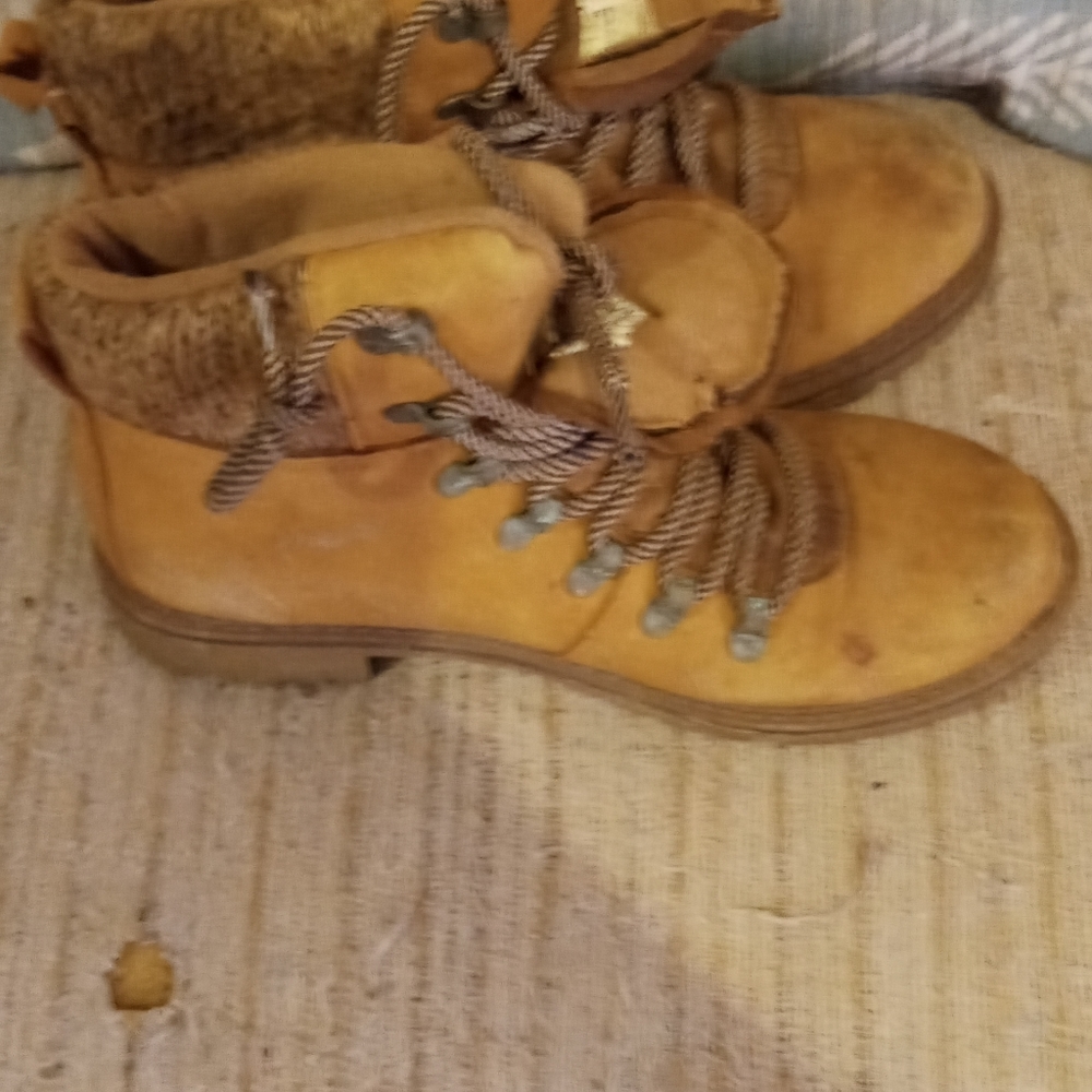 Women's boots